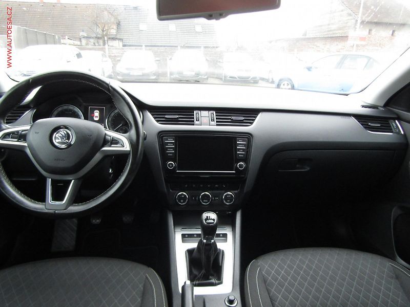 Škoda Octavia (2015) 1.6 TDi 4x4, Edition, bixen - fotka 8 z 23