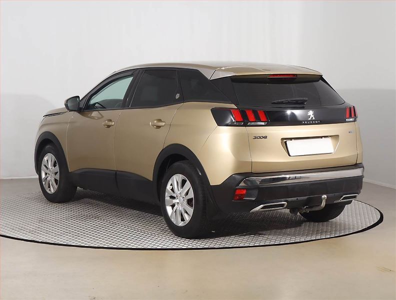 Peugeot 3008 (2017) 1.2 PureTech, Automat - fotka 4 z 22