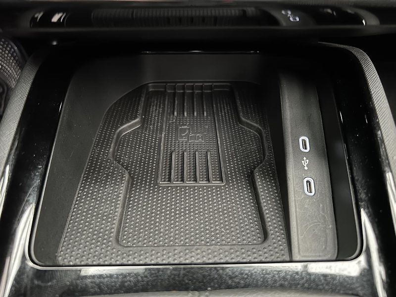 Škoda Kamiq 1.5 TSI Monte Carlo - fotka 15 z 29