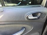 Ford Galaxy (2007) Ghia - 2,0TDCi - náhled 17