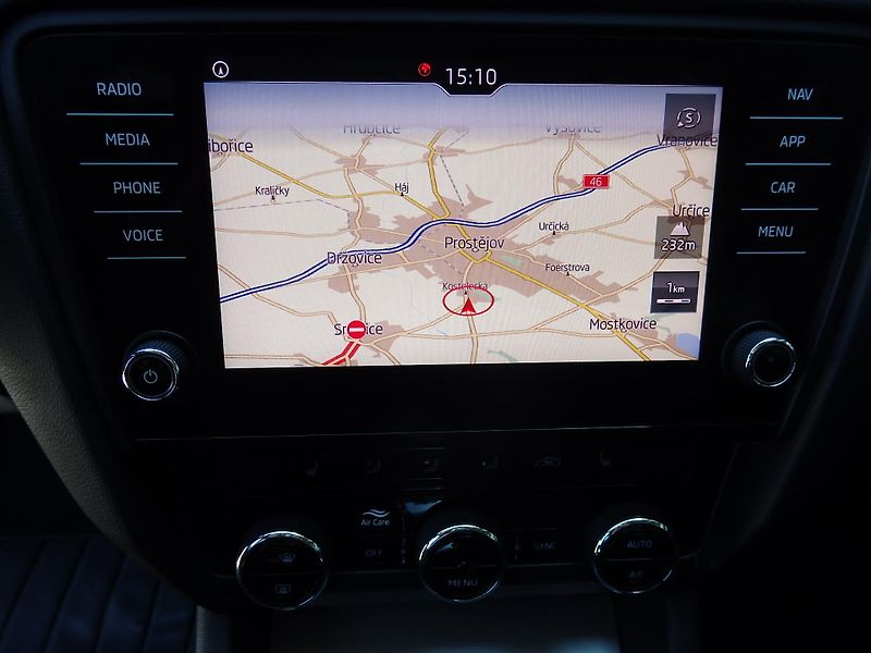Škoda Octavia 2.0TDI NAVIGACE, ZÁVĚS, DSG - fotka 14 z 18