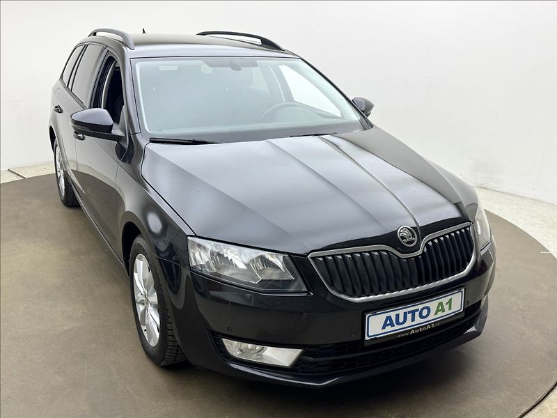 Škoda Octavia 2,0 110kW DSG ALU VÝHŘEV ČR TZ - fotka 3 z 34