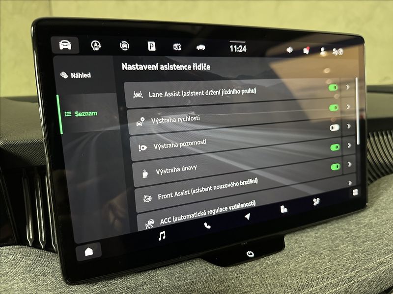Škoda Superb 2,0 TDi  DSG Selection Assist - fotka 27 z 50
