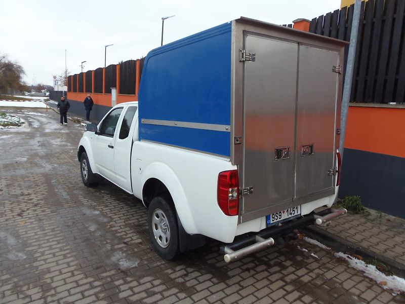 Nissan Navara (2009) King-Cab 2.5 DCi 4x4 tažné 3t - fotka 6 z 22