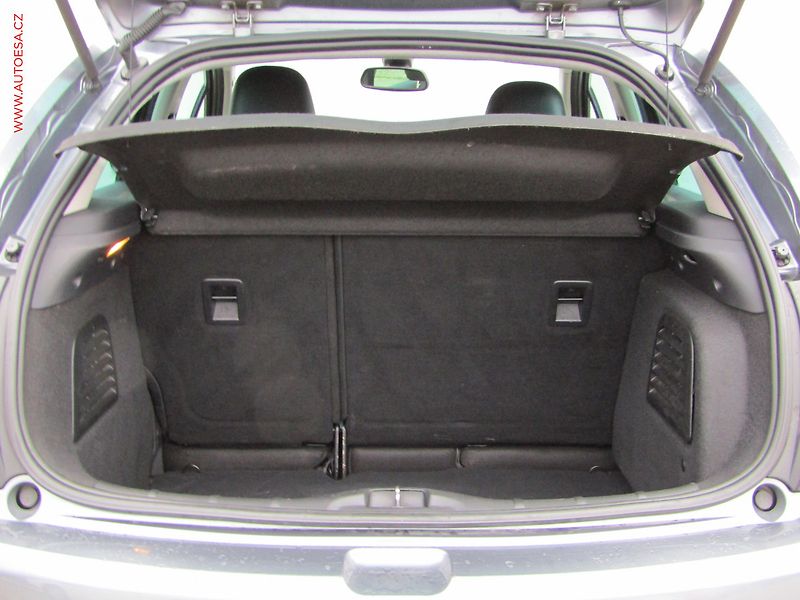 Citroën C3 (2010) 1.6VTi, AC, tempo, park.asist - fotka 7 z 20
