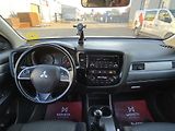 Mitsubishi Outlander (2014) 2,0i - Invite - 1 Majitel - náhled 19
