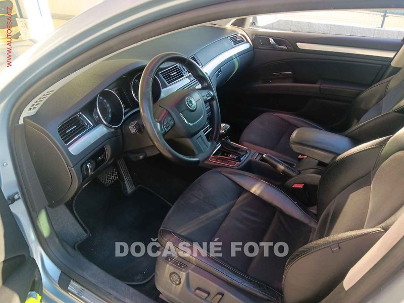 Škoda Superb (2012) 2.0TDi - fotka 3 z 3