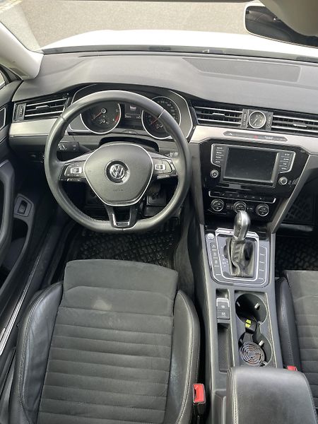 Volkswagen Passat (2015) VW Passat B8 BiTDI 4Motion DSG - fotka 9 z 12
