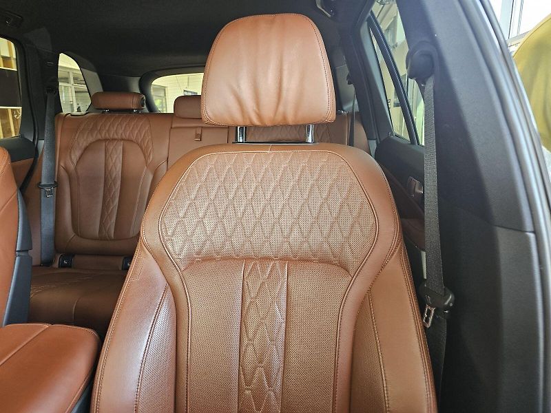 BMW X5 xDrive30d - fotka 16 z 31