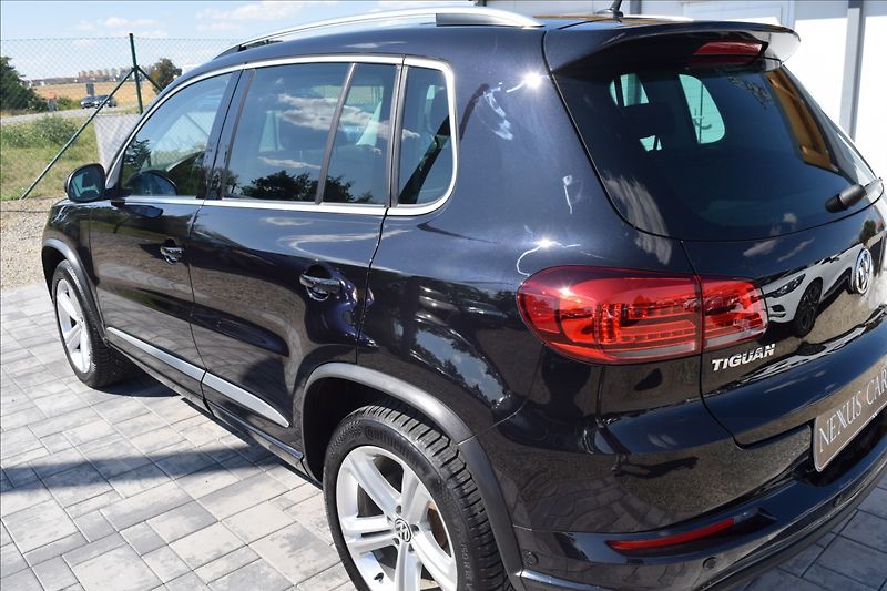 Volkswagen Tiguan 1,4 TSI 92KW R-LINE TOP STAV! - fotka 7 z 48