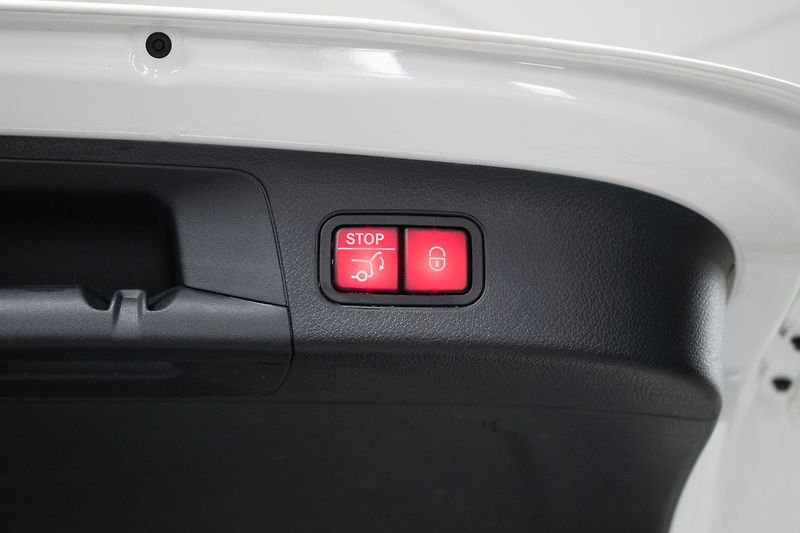 Mercedes-Benz GLA 200d 4MATIC*KEYLESS*ČR 1.MAJ* - fotka 44 z 46