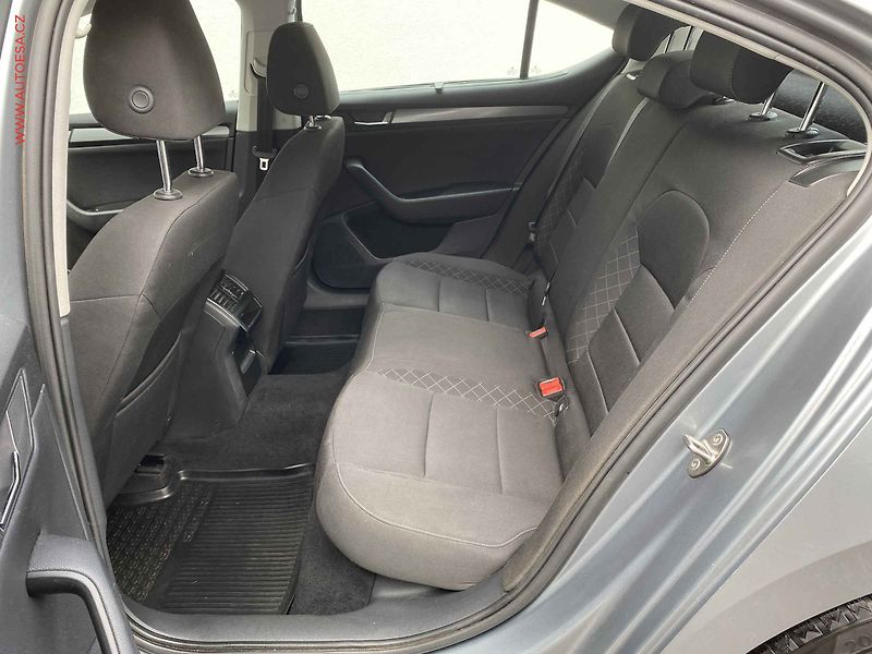Škoda Superb (2015) 2.0 TDi, ČR, Active - fotka 10 z 16