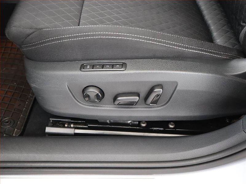 Škoda Superb (2015) Ambition 2.0 TDI, Automat - fotka 18 z 19