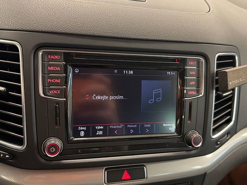Volkswagen Sharan (2018) 2.0 TDI 7DSG 4MOTION Highline - fotka 11 z 27