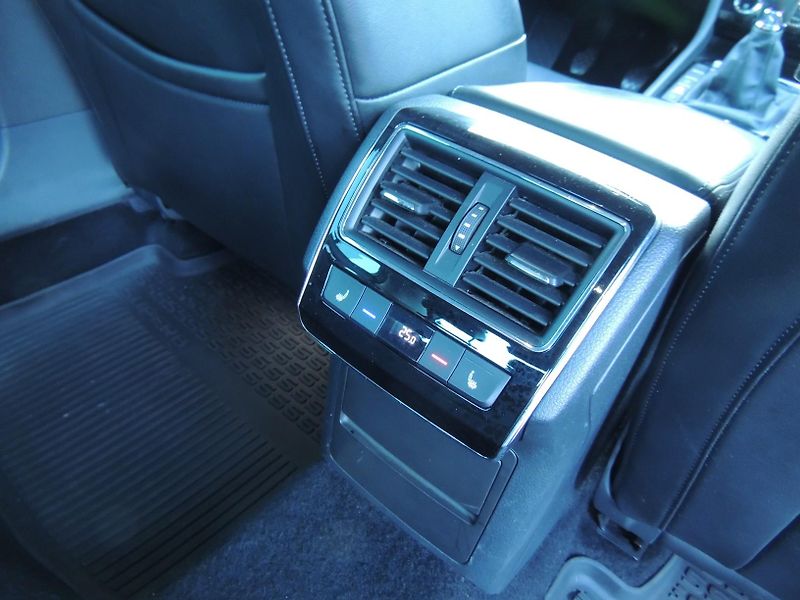 Škoda Superb (2017) 2.0TDi,140kw,L&K,ČR - fotka 52 z 66