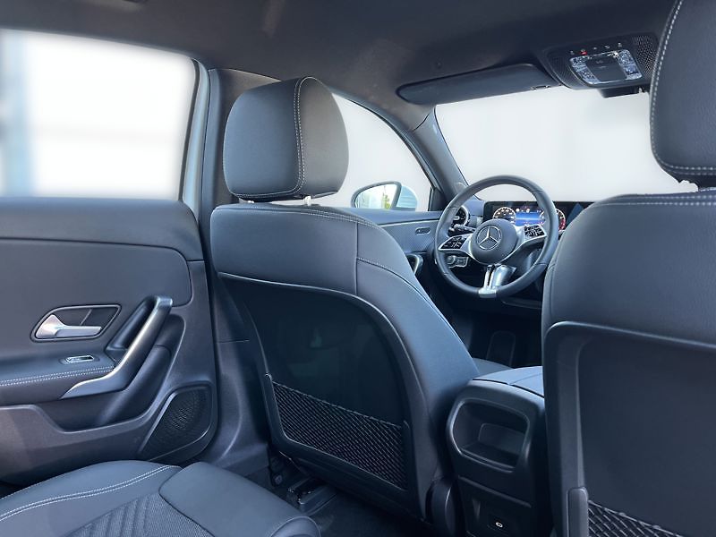 Mercedes-Benz Třídy A A-Třída 180 Progressive Line - fotka 21 z 21