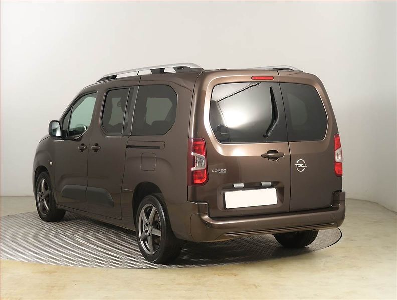 Opel Combo (2019) Maxi Enjoy 1.5 CDTI, 5Míst, ČR - fotka 4 z 20