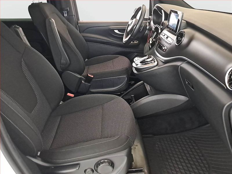 Mercedes-Benz Třídy V (2019) 300 d 4MATIC, ČR - fotka 9 z 19