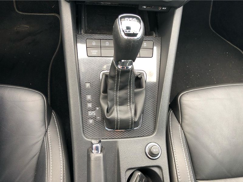 Škoda Octavia Combi 2,0 TDI RS - fotka 21 z 30