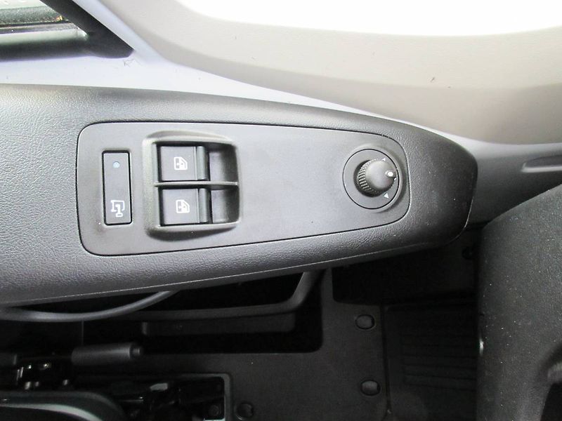 Opel Movano Van 3500 L3H2 2.2CDTI 103kW/14 - fotka 16 z 21