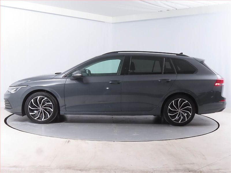 Volkswagen Golf (2021) Life 2.0 TDI, ČR,1.maj - fotka 3 z 15