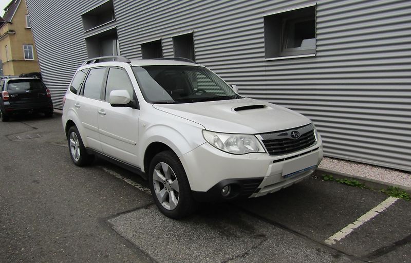 Subaru Forester (2009) 2,5 XT 5MT 169 kW ČR 1. maj. - fotka 16 z 24