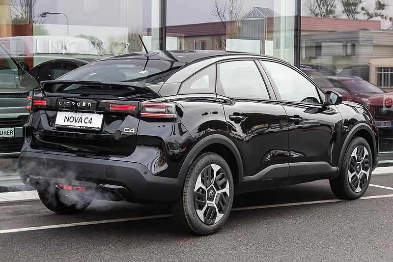 Citroën C4 (2026) 1,2 PLUS Hybrid 145k Automat - fotka 5 z 16