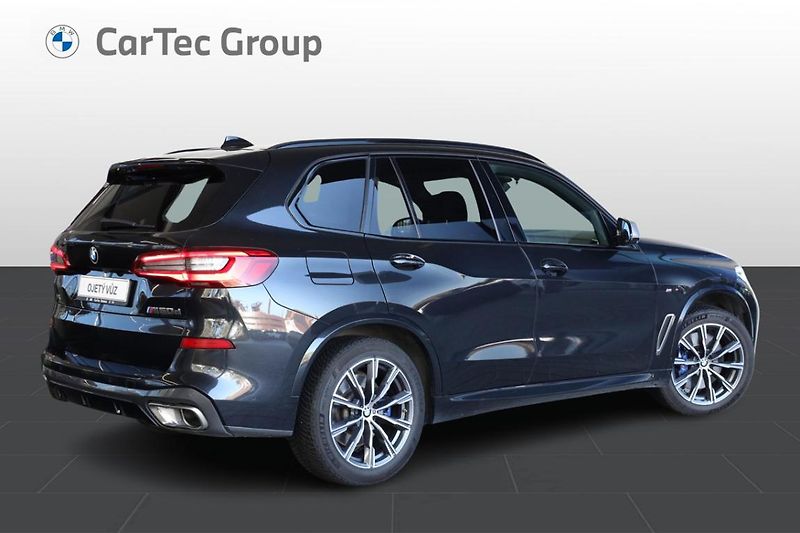 BMW X5 M50d - fotka 5 z 27