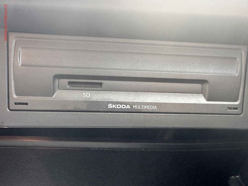 Škoda Octavia (2016) 1.4 TSi, ČR, Bixenon - fotka 18 z 21