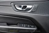 Volvo XC60 2.0T8 R-Desing RECHARGE - náhled 26