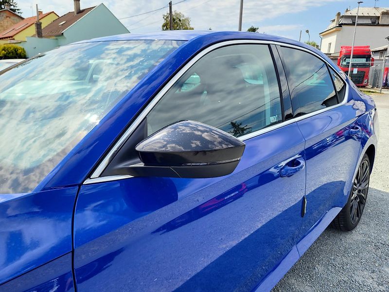 Škoda Superb 2.0 TSI 206kW DSG 4x4 STYLE+ - fotka 38 z 50