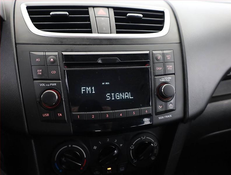 Suzuki Swift (2017) 1.2, Serv.kniha, Tempomat - fotka 10 z 14