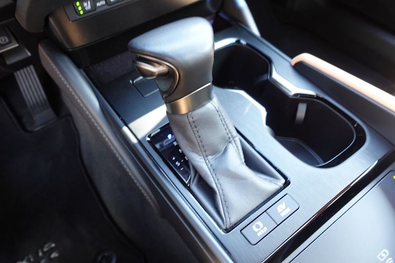 Lexus ES 300h ES300h 2,5HSD Prestige Top - fotka 24 z 39