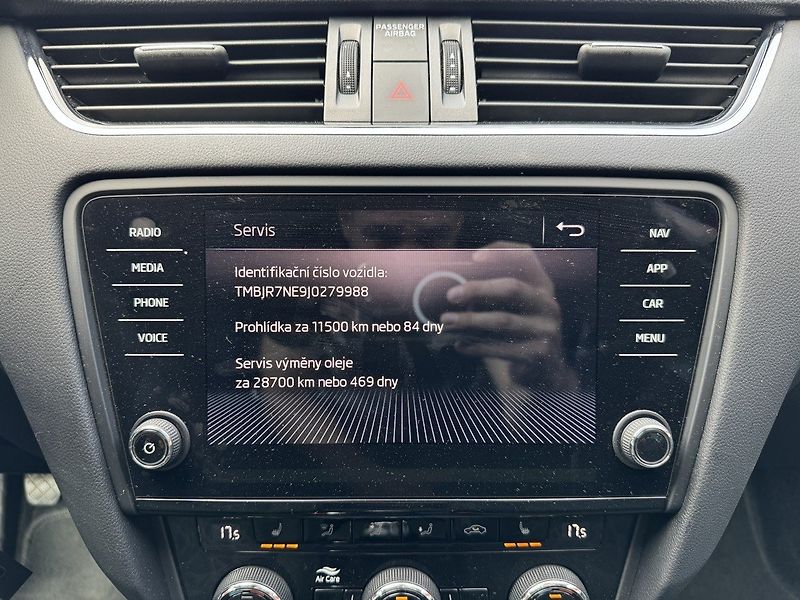 Škoda Octavia (2018) 1.5TSi LED Navi Výhřev Okna - fotka 15 z 50