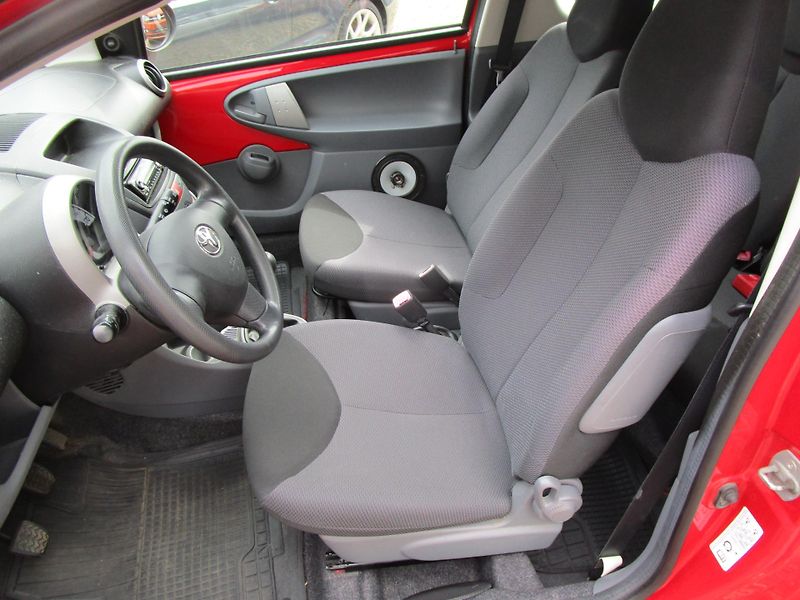 Toyota Aygo 1,0-50KW-NOVÁSTK - fotka 7 z 11