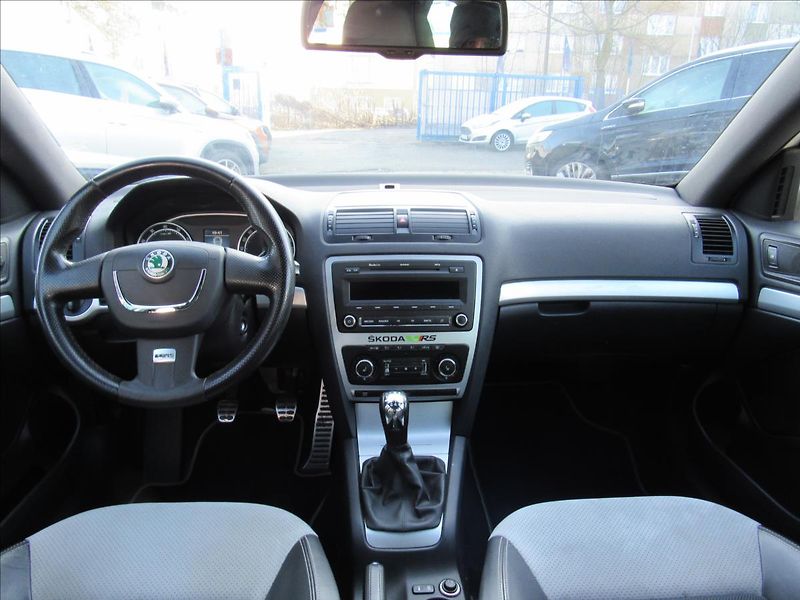 Škoda Octavia 2,0 TSI RS 147kW Combi - fotka 11 z 26