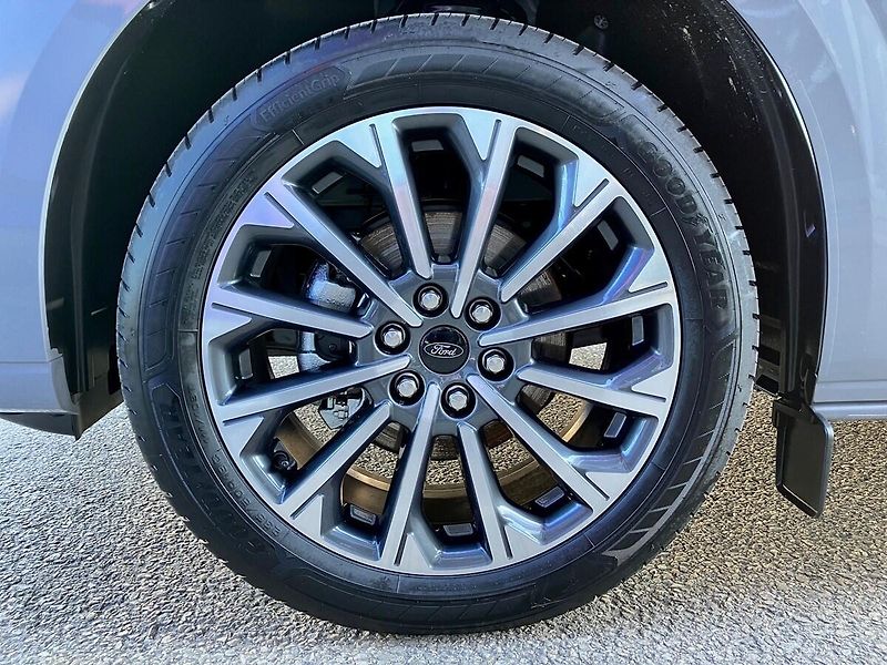 Ford Tourneo Custom (2025) Titanium X L1, Tourneo, 64 kWh - fotka 26 z 28