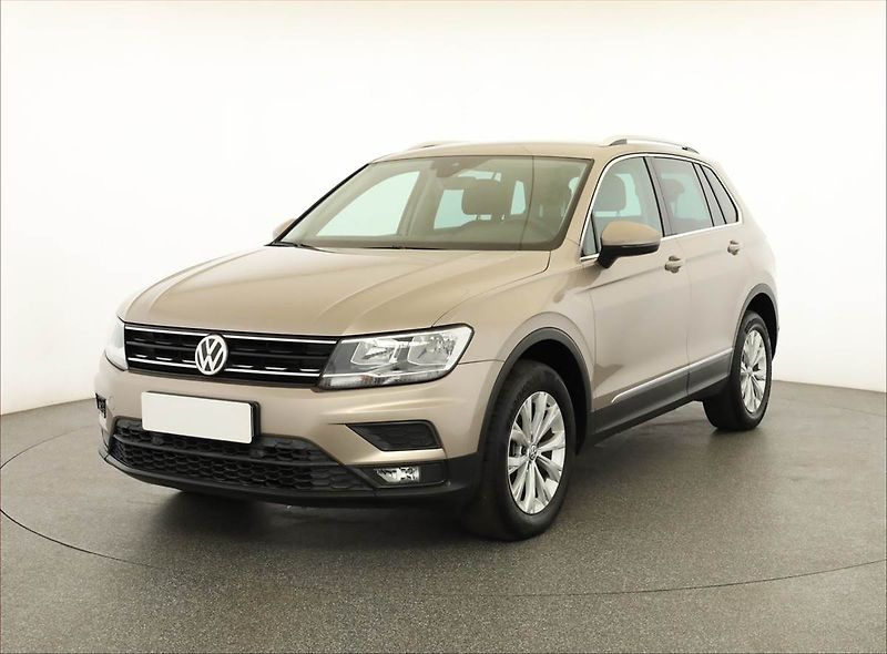 Volkswagen Tiguan (2019) Comfortline 2.0 TSI - fotka 2 z 17