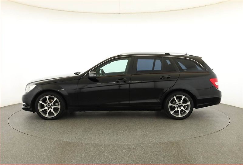 Mercedes-Benz Třídy C (2013) C 200 CDI, Automat, Navi - fotka 3 z 16
