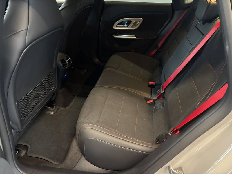 Mercedes-Benz CLA (2026) 350 4MATIC s technologií EQ - fotka 3 z 6