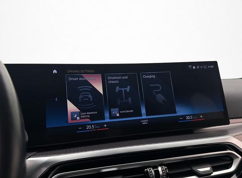 BMW i4 M50 xDrive GC 360k HuD Laser - fotka 23 z 32