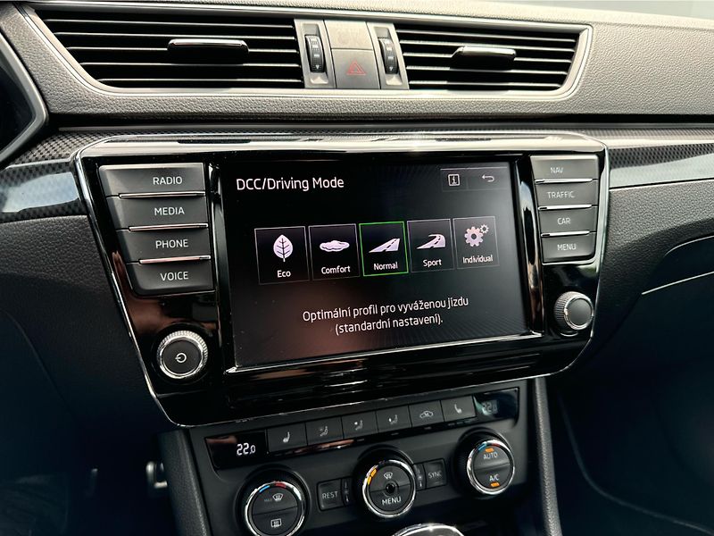 Škoda Superb Sportline 2.0 TDI DSG 4x4 - fotka 30 z 30