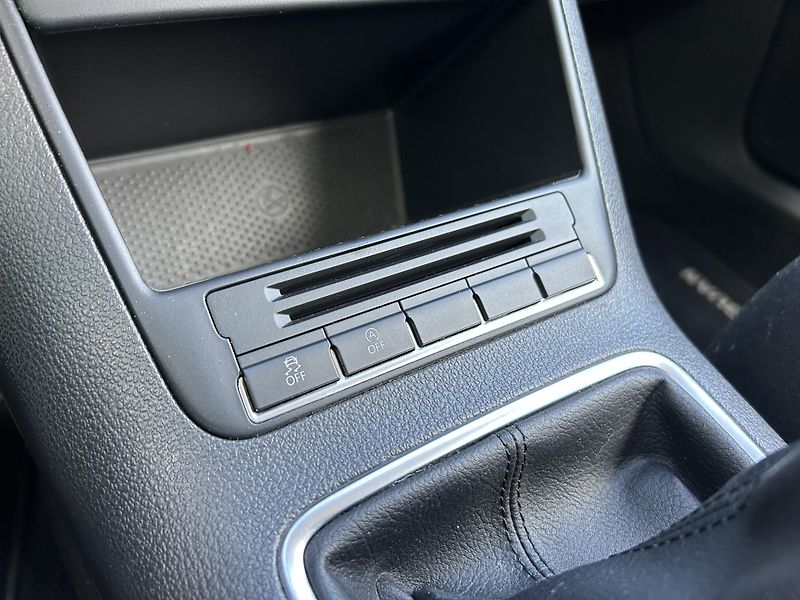 Volkswagen Tiguan (2015) 1.4 TSi 92KW pravidelný servis - fotka 20 z 35