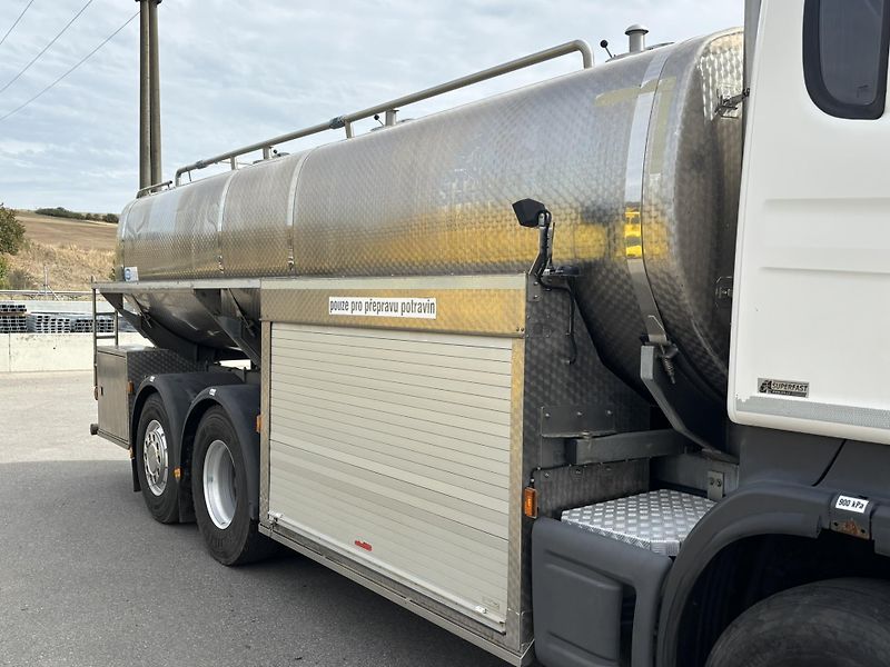 Scania R440 LB 6X2*4 EURO 5 cisterna  - fotka 9 z 26