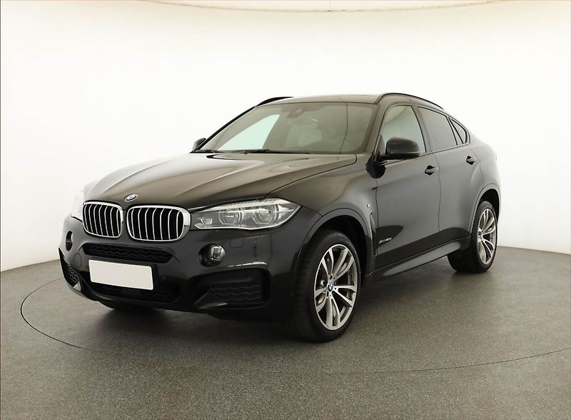 BMW X6 (2017) xDrive40d - fotka 2 z 20