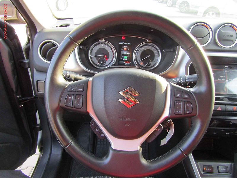 Suzuki Vitara (2021) 1.4 BoosterJet 4x4, 1.maj,ČR - fotka 15 z 21