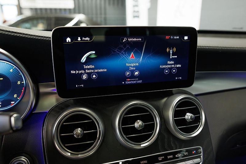Mercedes-Benz GLC (2023) GLC 220d 4Matic AMG Line - fotka 33 z 35