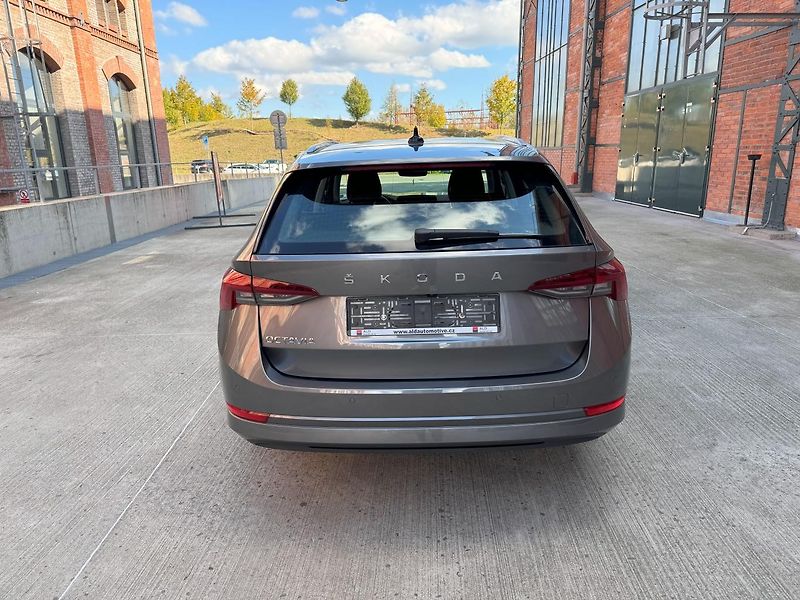 Škoda Octavia (2023) Combi Style 2,0 TDI 110 KW AUT - fotka 5 z 21