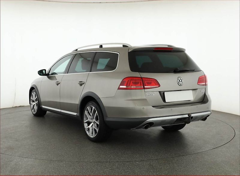 Volkswagen Passat (2014) Alltrack 2.0 TDI, 4X4 - fotka 4 z 15