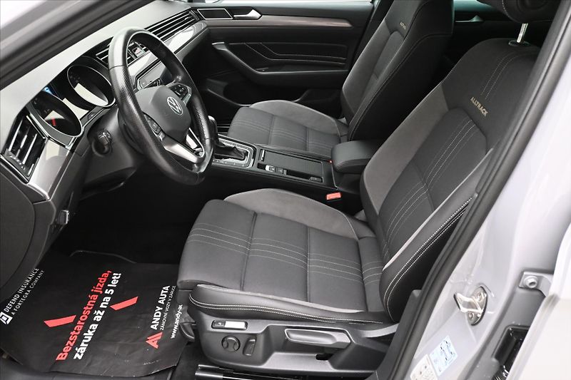 Volkswagen Passat 2,0 TDI 147kW 4x4 DSG Alltrack - fotka 13 z 33